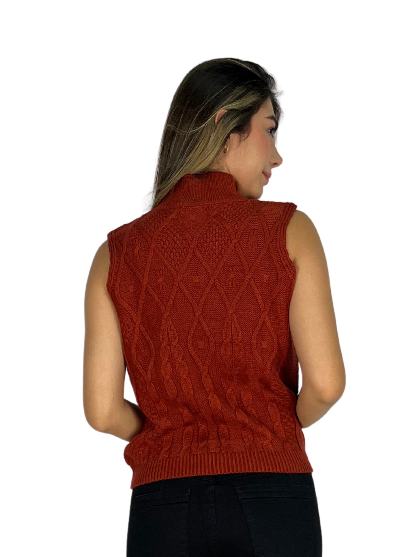 CHALECO CUELLO ALTO TRENZA